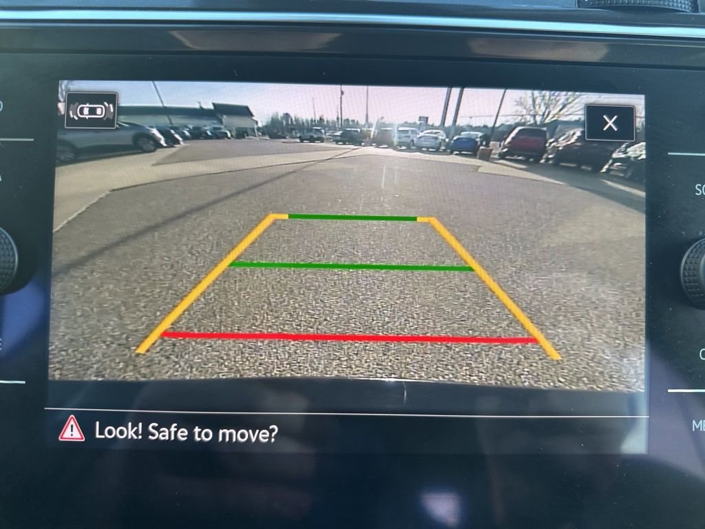 Used 2022 Volkswagen Tiguan SE image 25