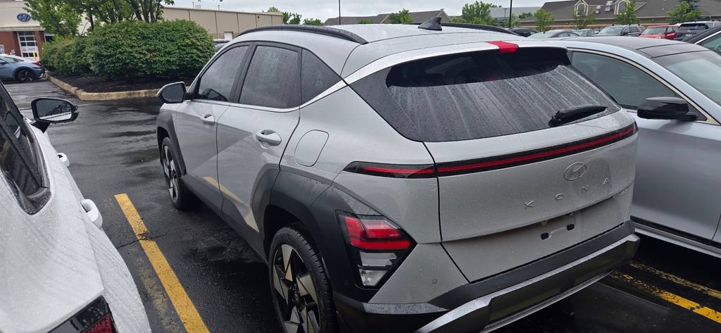 Used 2024 Hyundai Kona Limited AWD/4WD image 3