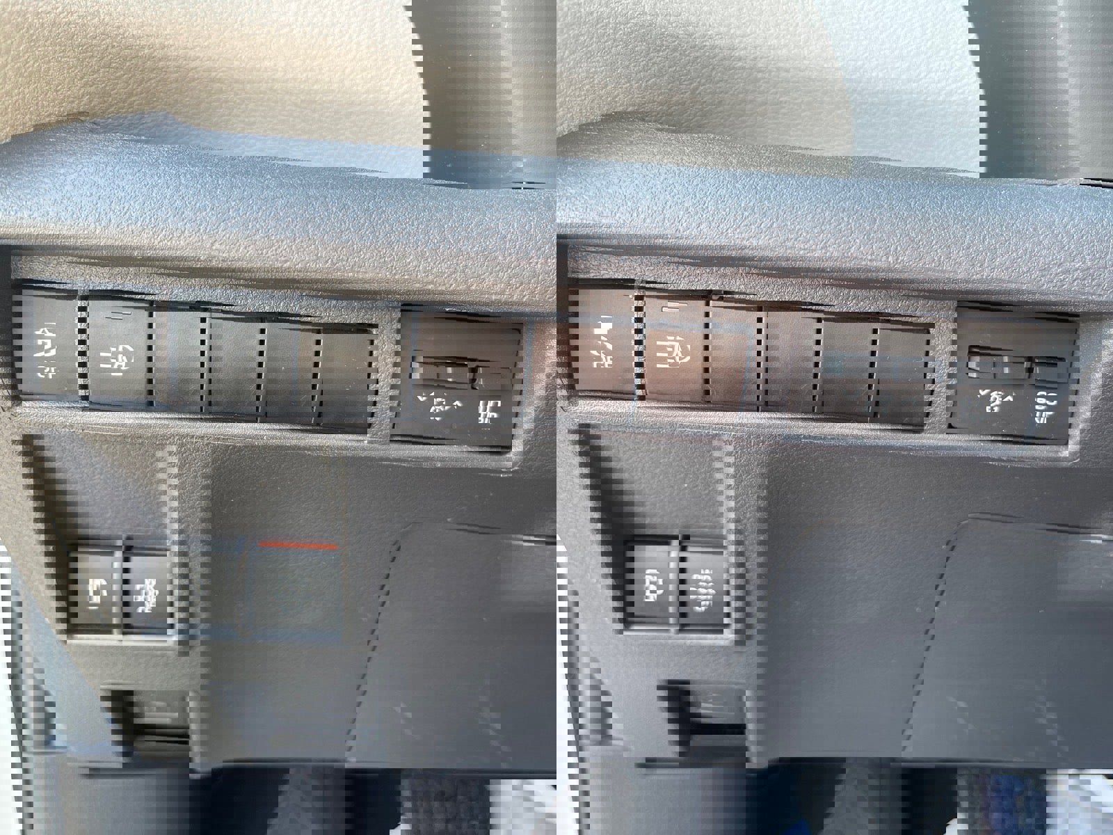 Used 2024 Toyota Sienna LE image 16