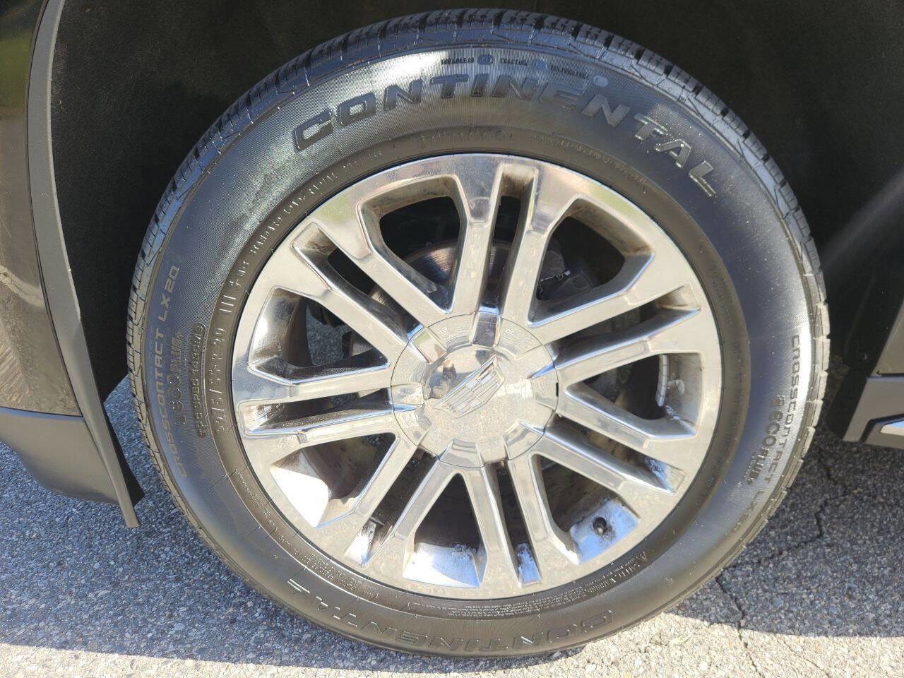 Used 2019 Cadillac Escalade ESV 4WD image 30