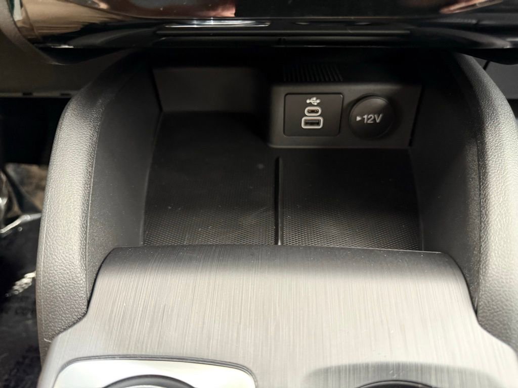 New 2025 Ford Escape SE image 38