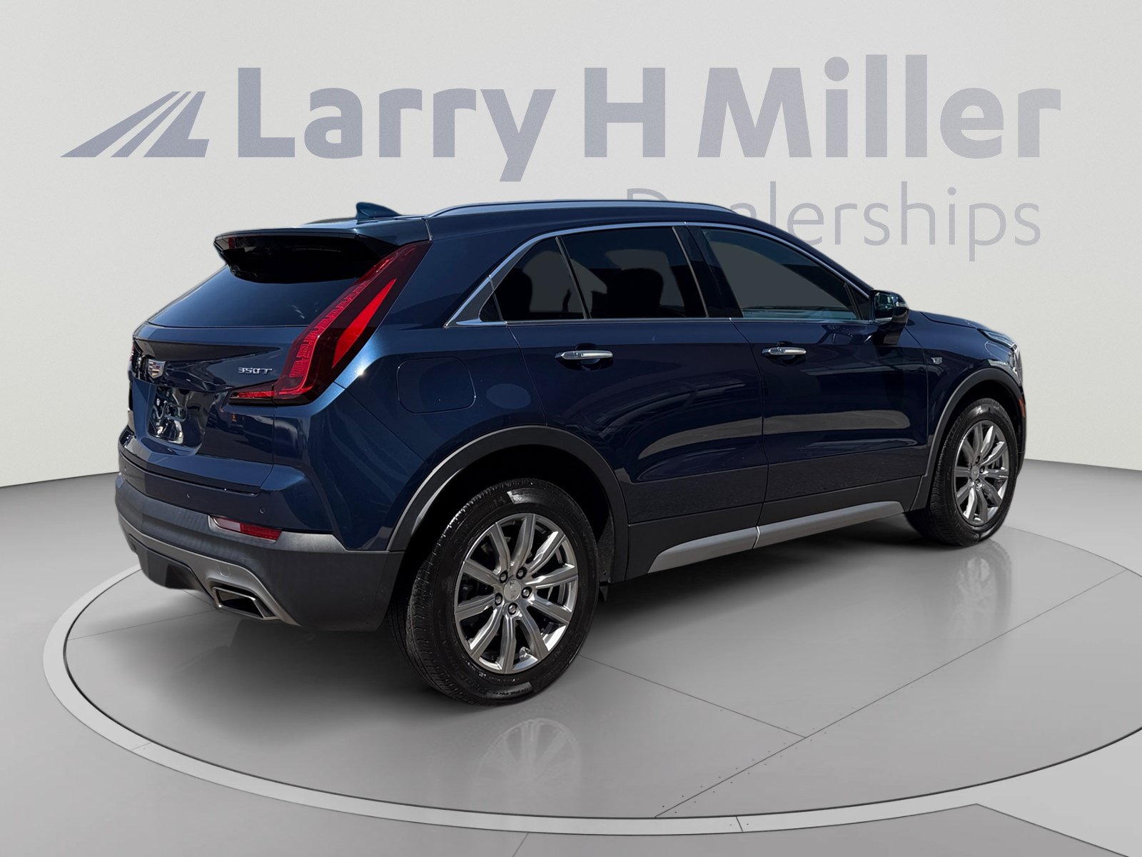 Used 2021 Cadillac XT4 Premium Luxury AWD/4WD image 5