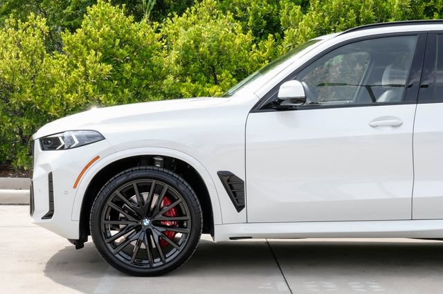 Used 2026 BMW X5 xDrive40i w/ M Sport Package AWD/4WD image 16