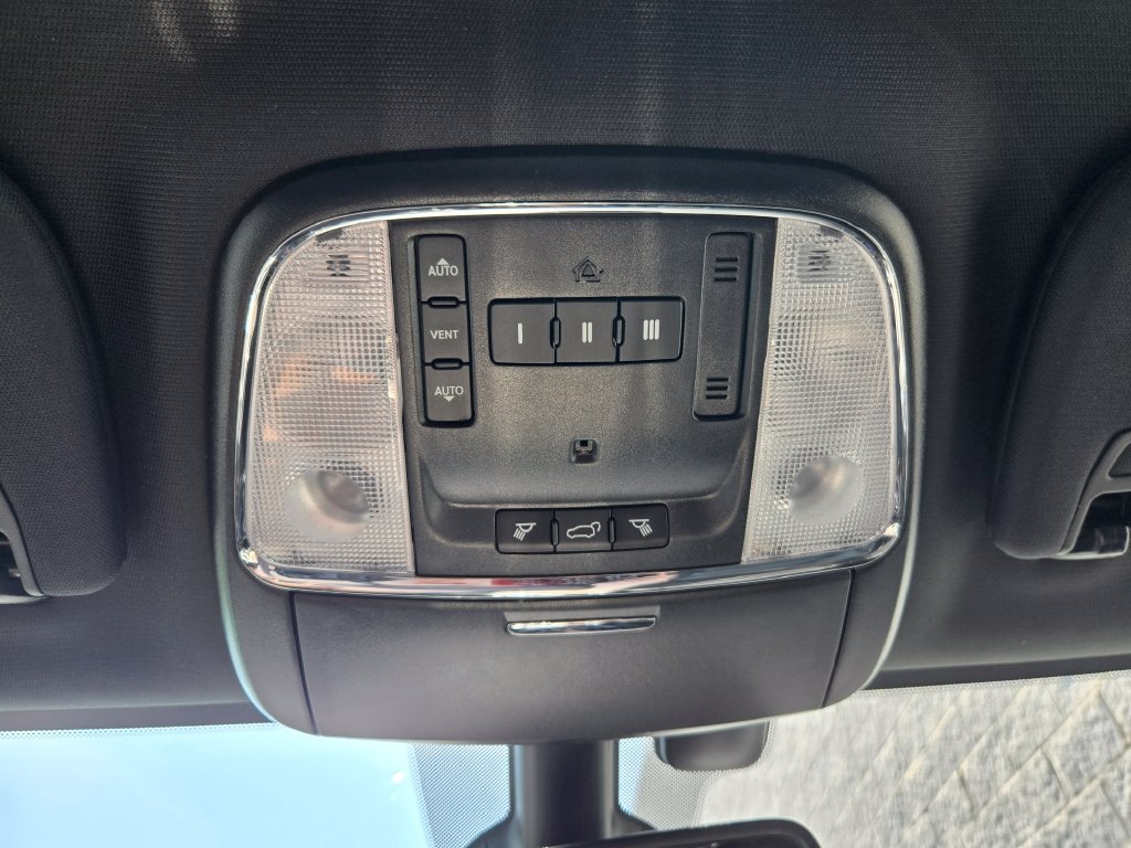 Used 2019 Jeep Grand Cherokee Limited w/ Trailer Tow Group IV AWD/4WD image 22