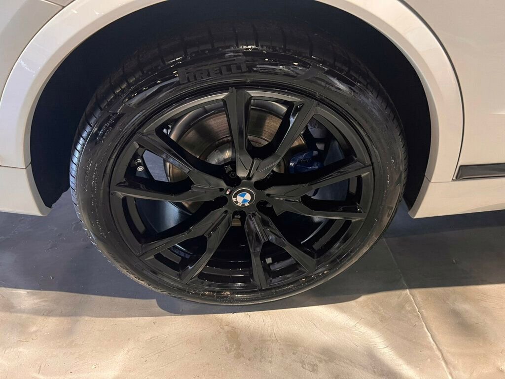Used 2023 BMW X7 xDrive40i w/ M Sport Package AWD/4WD image 12