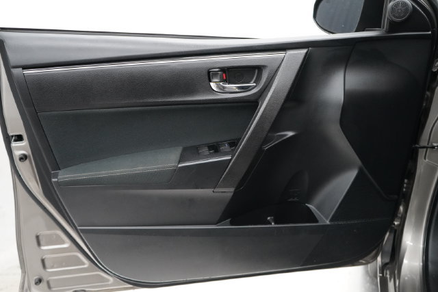 Used 2018 Toyota Corolla LE FWD image 9