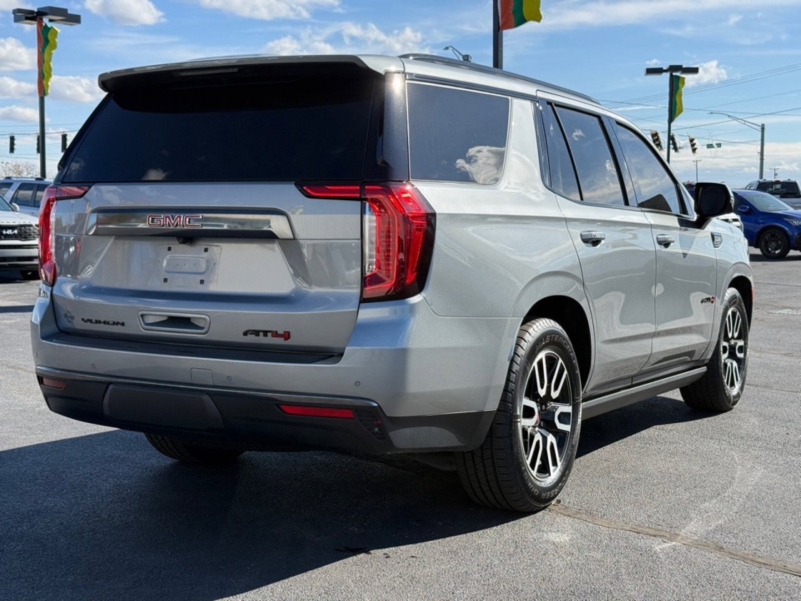 Used 2023 GMC Yukon AT4 w/ AT4 Premium Plus Package image 8