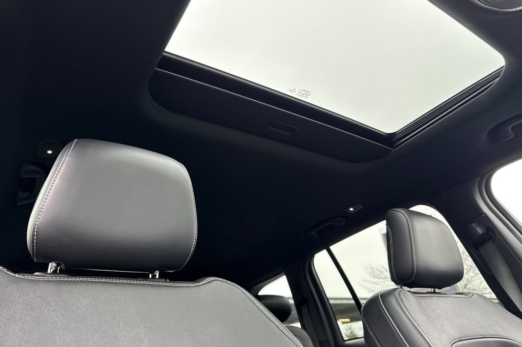 Used 2022 Jeep Grand Cherokee Altitude image 26