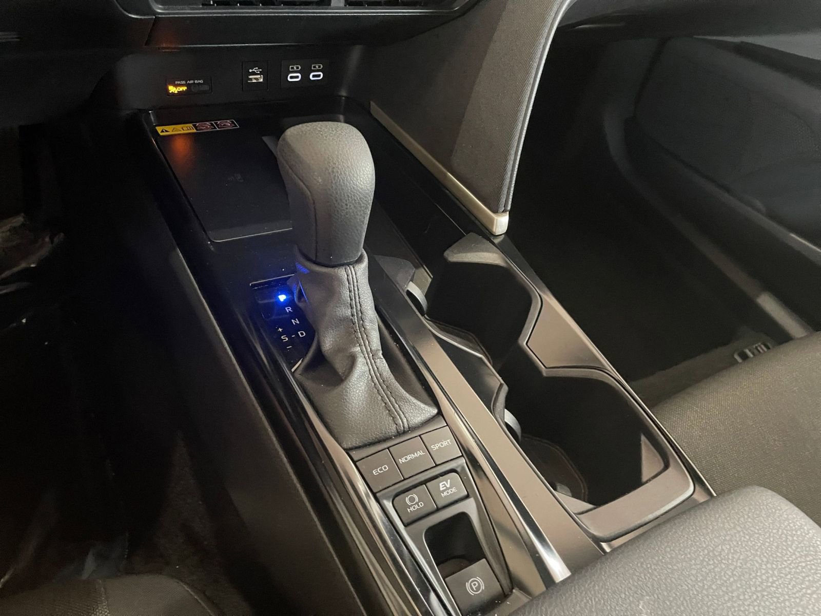 Used 2025 Toyota Camry LE image 40