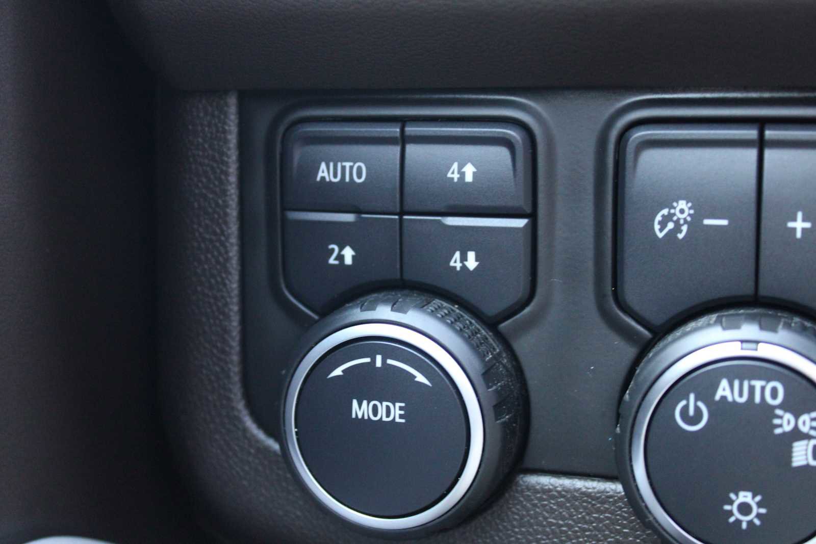 Used 2023 Chevrolet Tahoe Z71 image 17