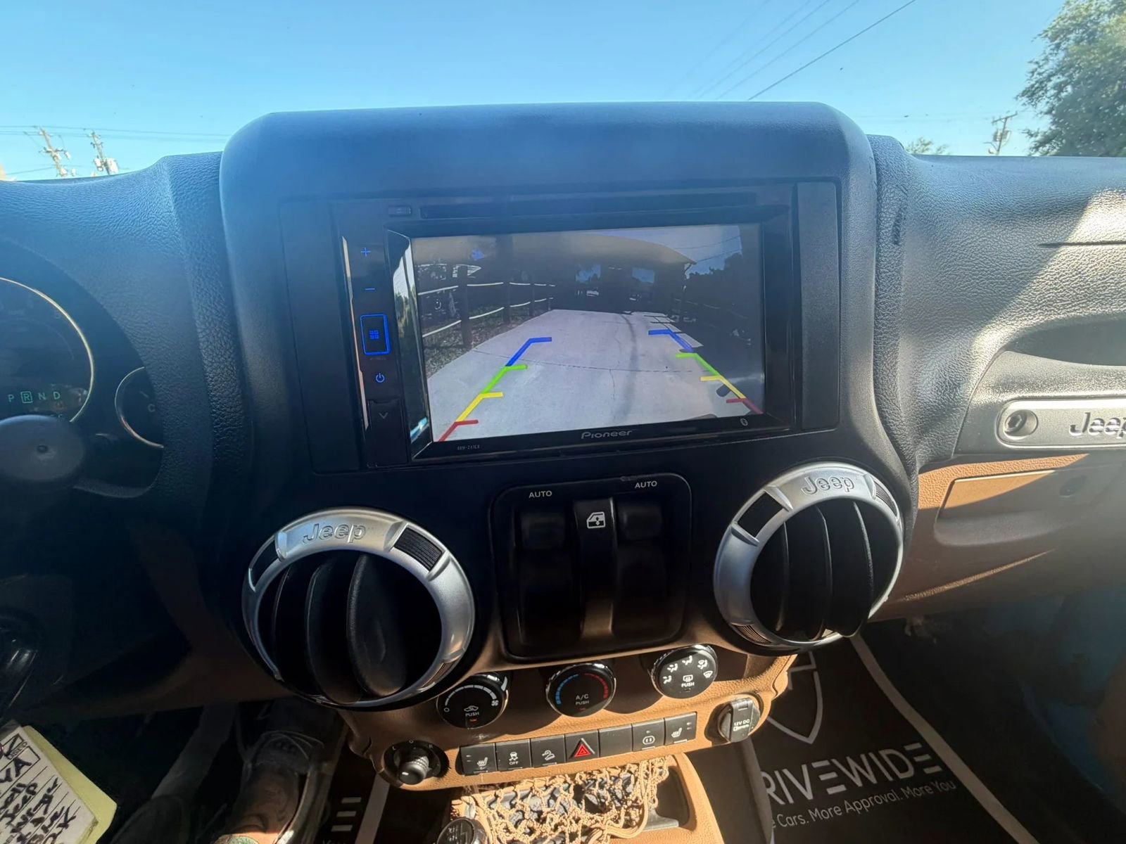 Used 2011 Jeep Wrangler Sahara AWD/4WD image 12