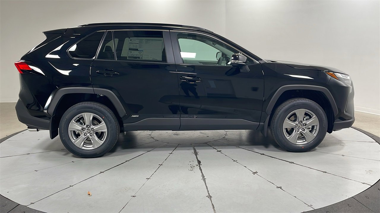 New 2025 Toyota RAV4 XLE image 6
