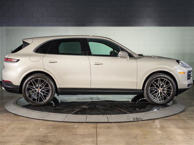 Certified 2026 Porsche Cayenne AWD/4WD image 8