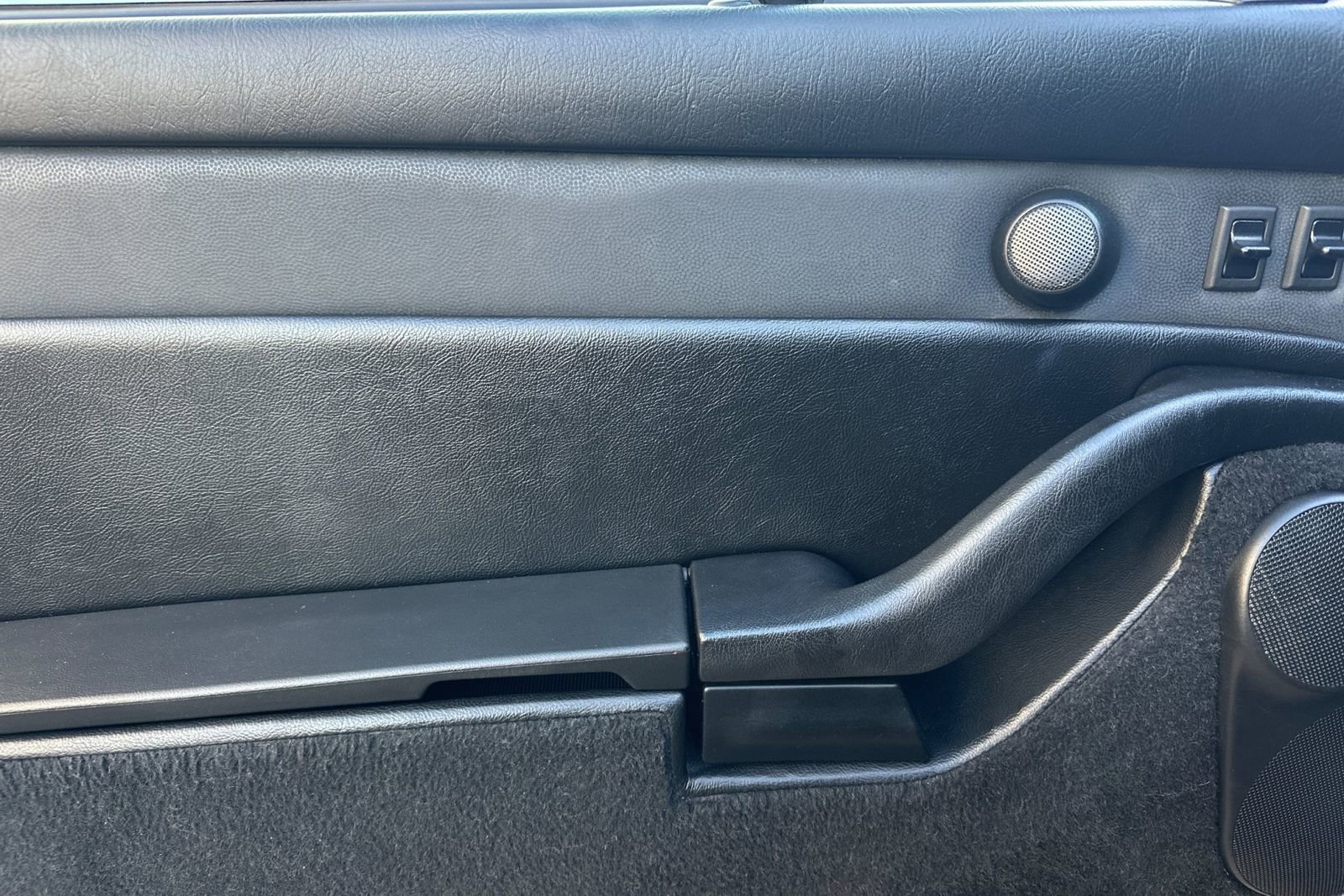 Used 1998 Porsche 911 Carrera S image 12