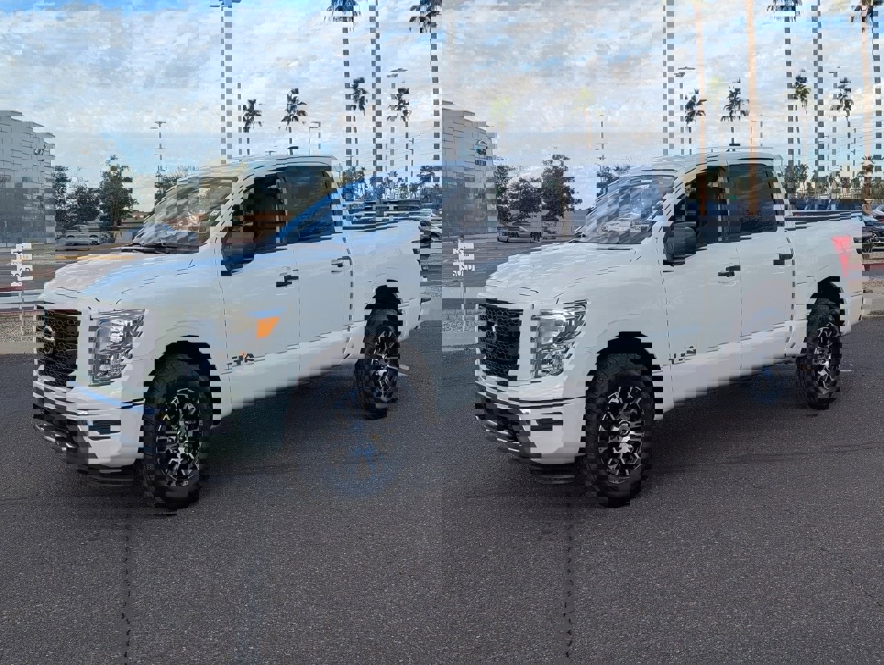 Certified 2022 Nissan Titan SV image 2