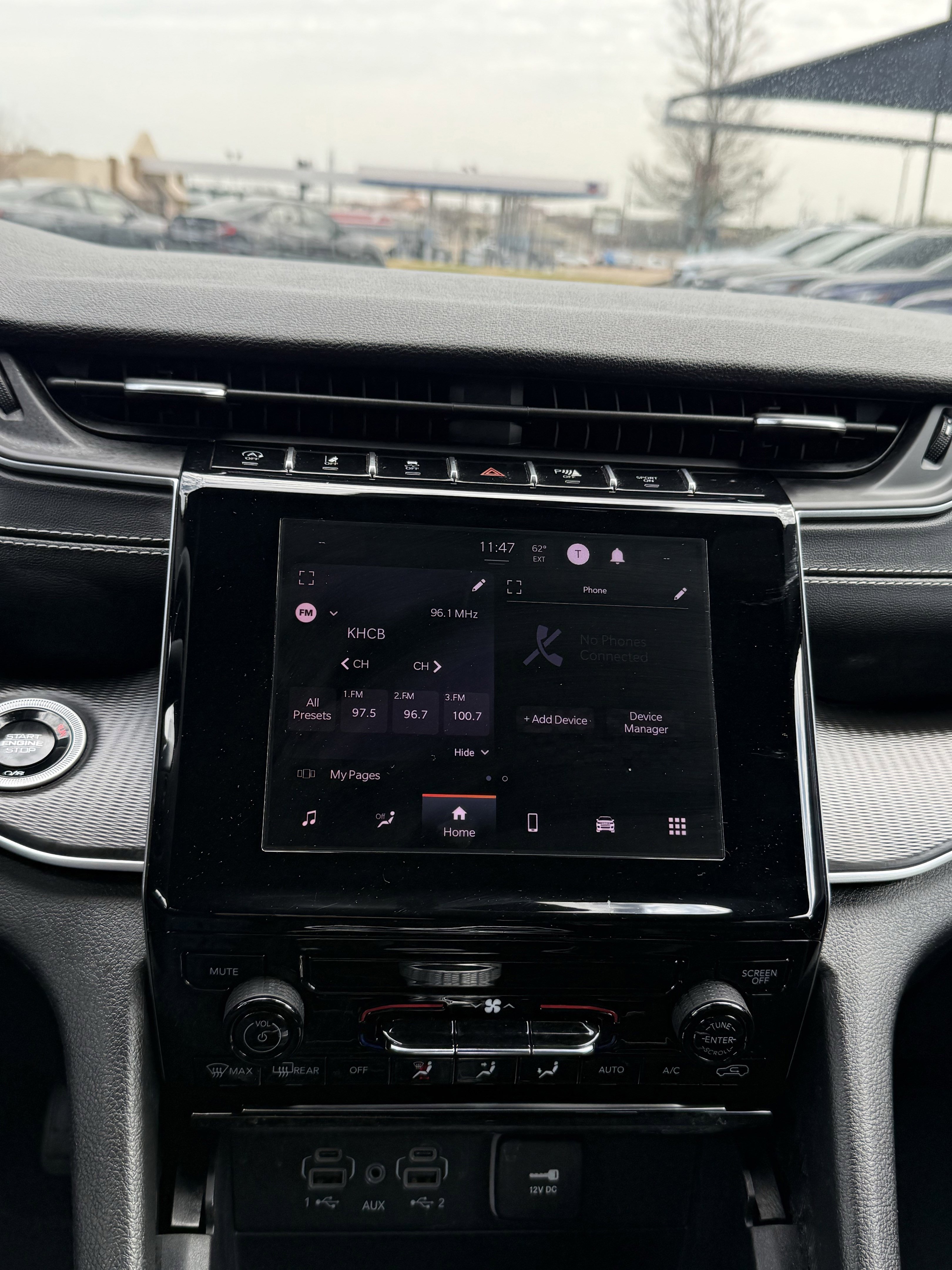 Used 2024 Jeep Grand Cherokee L Laredo image 30