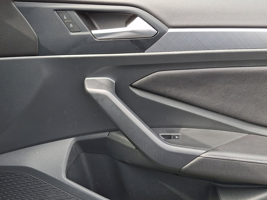 Used 2024 Volkswagen Jetta SE image 8