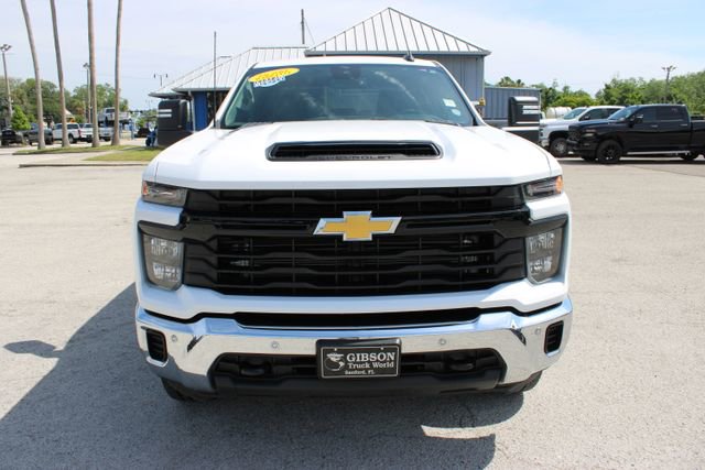 Used 2025 Chevrolet Silverado 2500 W/T w/ WT/CX Safety Package AWD/4WD image 2