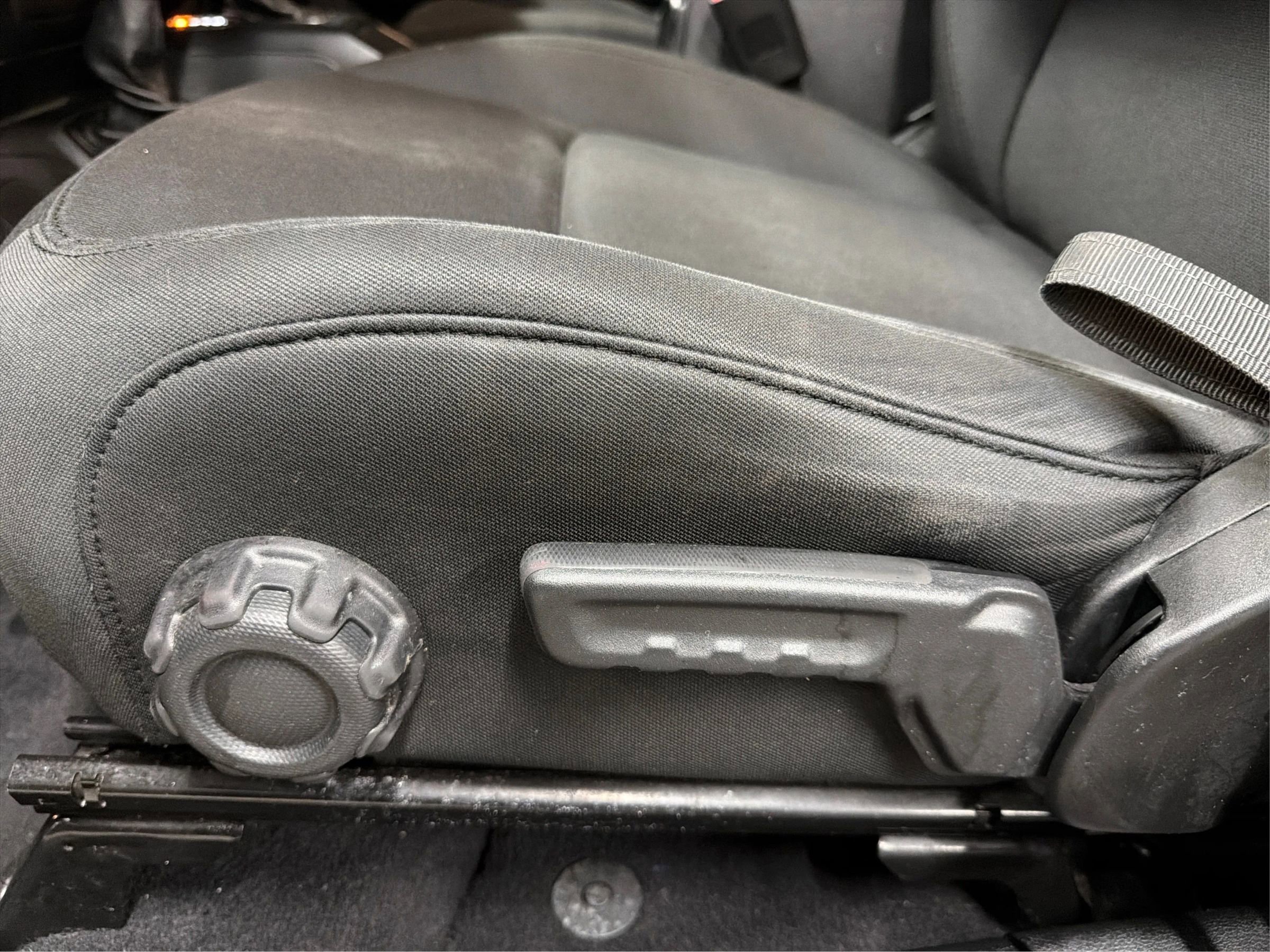 Used 2019 Jeep Wrangler Unlimited Sport S image 35