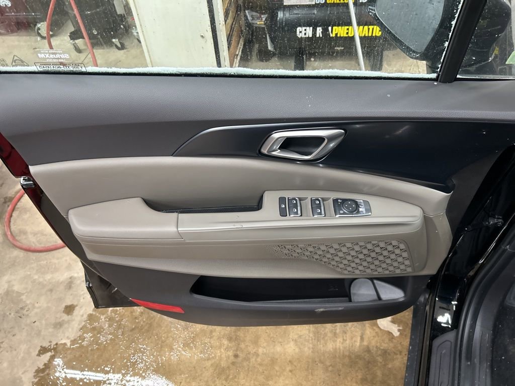 New 2026 Kia Carnival LXS image 12