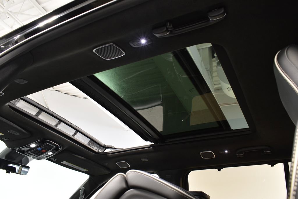 Used 2023 Jeep Grand Wagoneer Series II w/ Quick Order Packagew 28T image 4