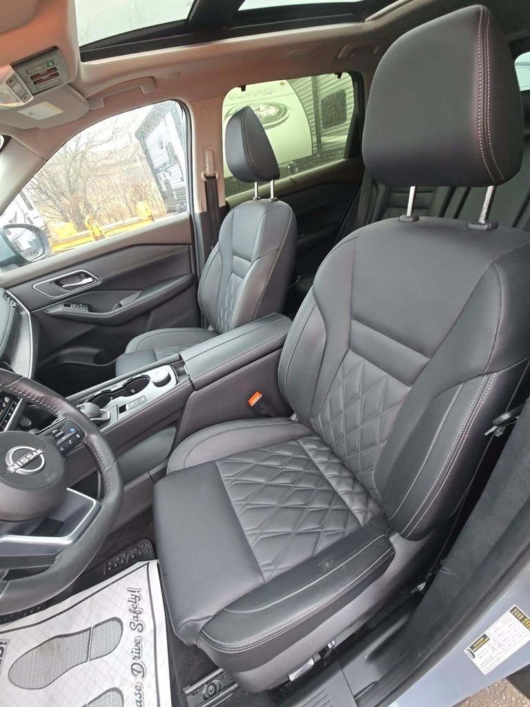 Certified 2023 Nissan Rogue Platinum w/ Platinum Premium Package image 7