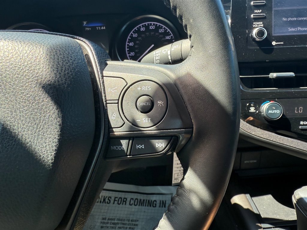 Used 2022 Toyota Camry SE image 16