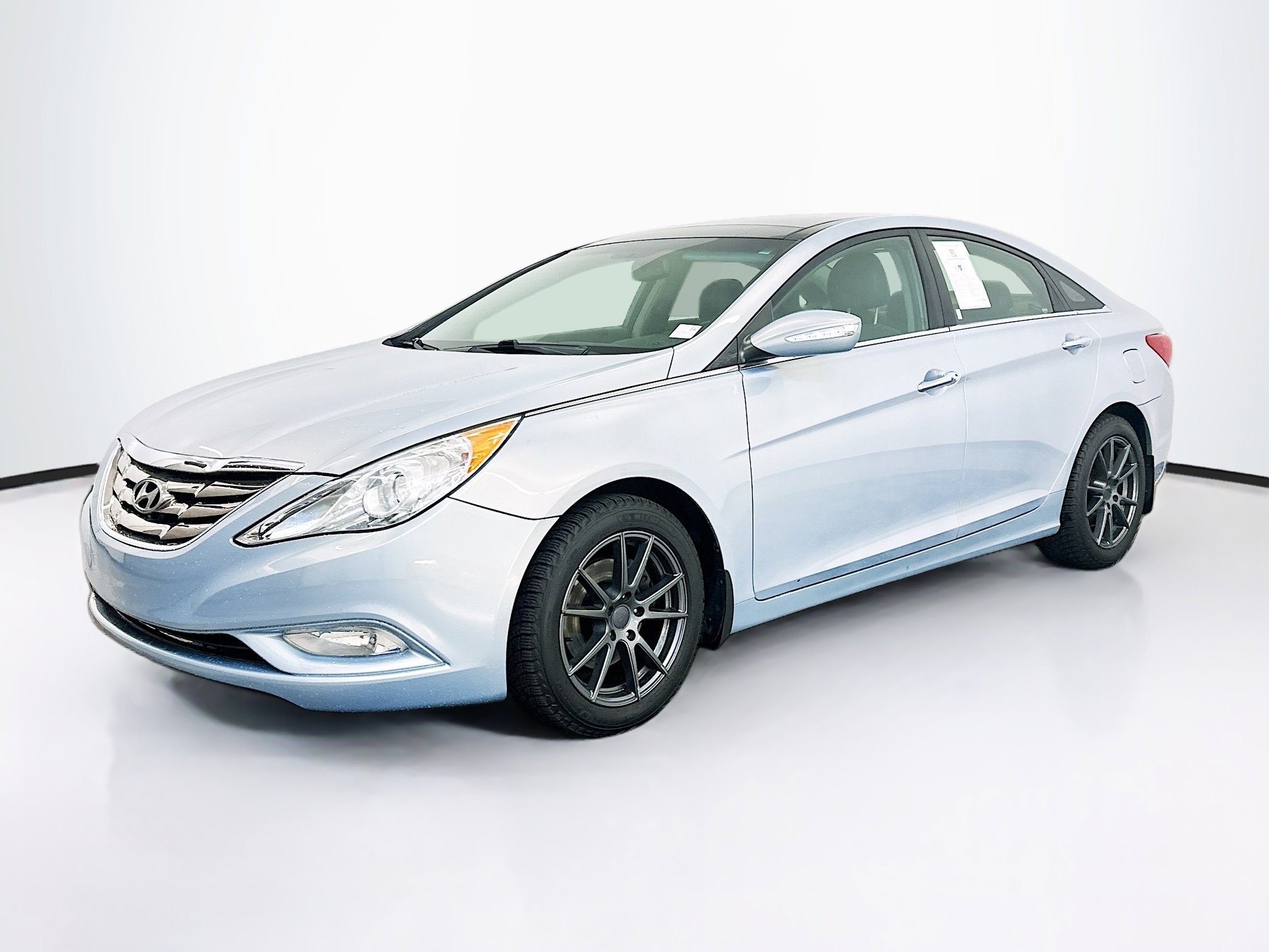 Used 2012 Hyundai Sonata Limited w/ Navigation Pkg image 3