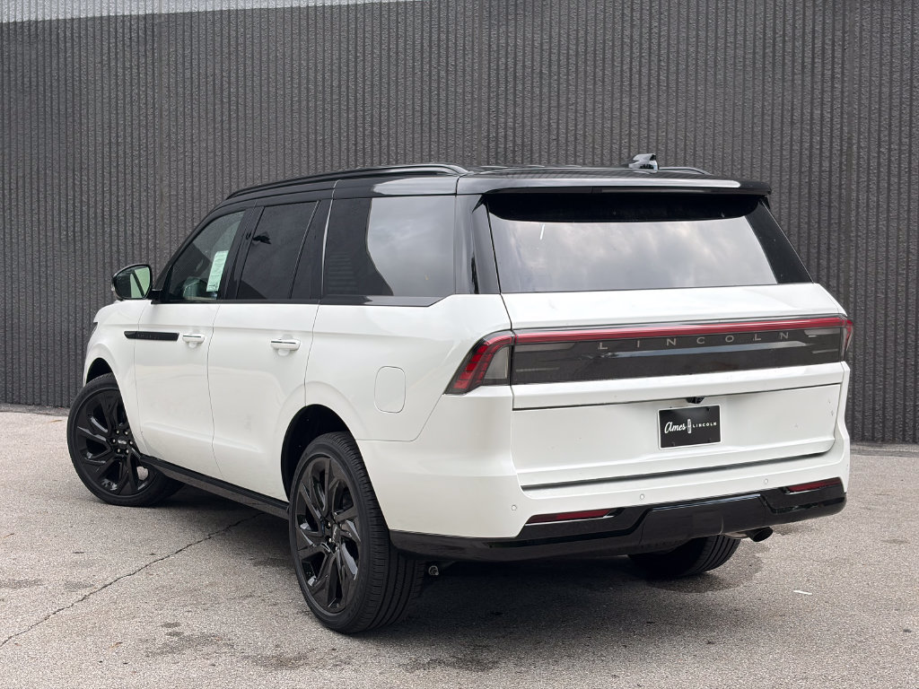 New 2027 Lincoln Navigator Black Label AWD/4WD image 5