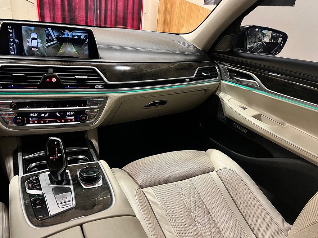 Used 2016 BMW 740i RWD image 15