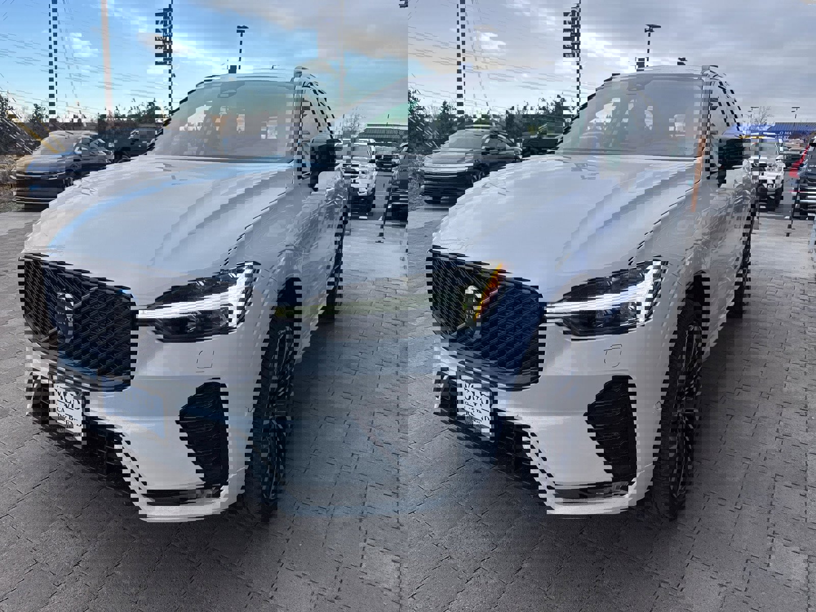 New 2026 Volvo XC60 B5 Ultra w/ Protection Package Premier image 3