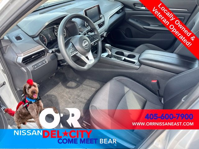Used 2025 Nissan Altima 2.5 SV FWD image 13