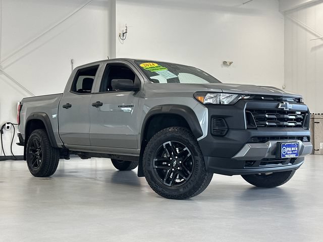 Used 2024 Chevrolet Colorado Trail Boss w/ Advanced Trailering Package AWD/4WD image 1
