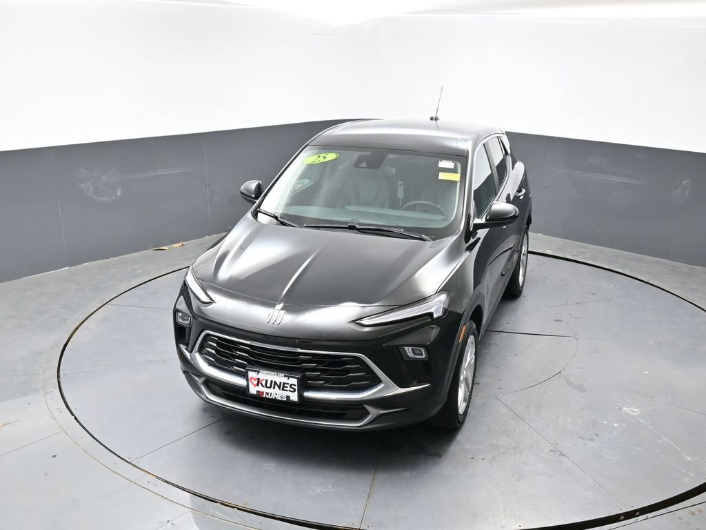 Used 2025 Buick Encore GX Preferred AWD/4WD image 46