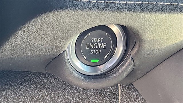 Used 2025 Chevrolet Suburban LT image 31