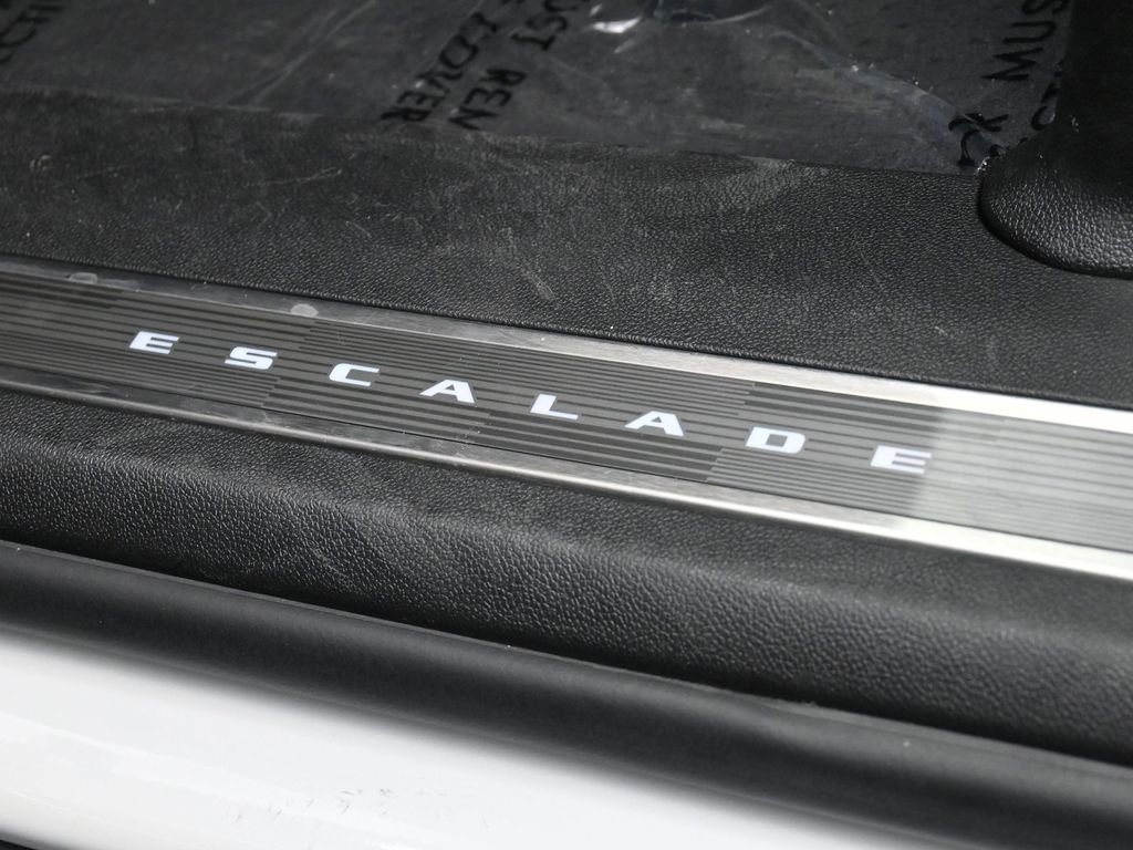 Used 2024 Cadillac Escalade ESV Premium Luxury w/ Performance Package image 22