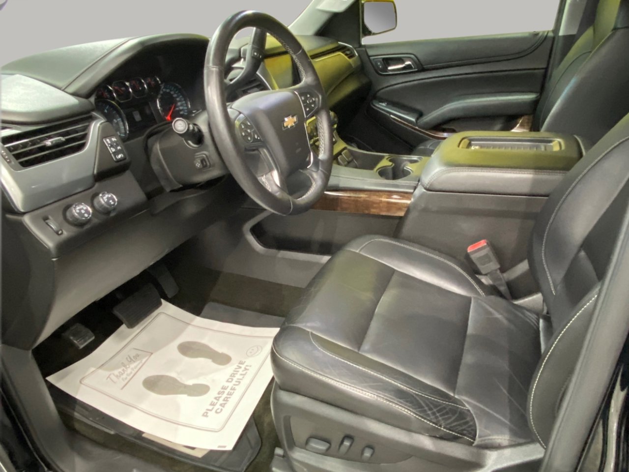 Used 2017 Chevrolet Suburban LT image 9