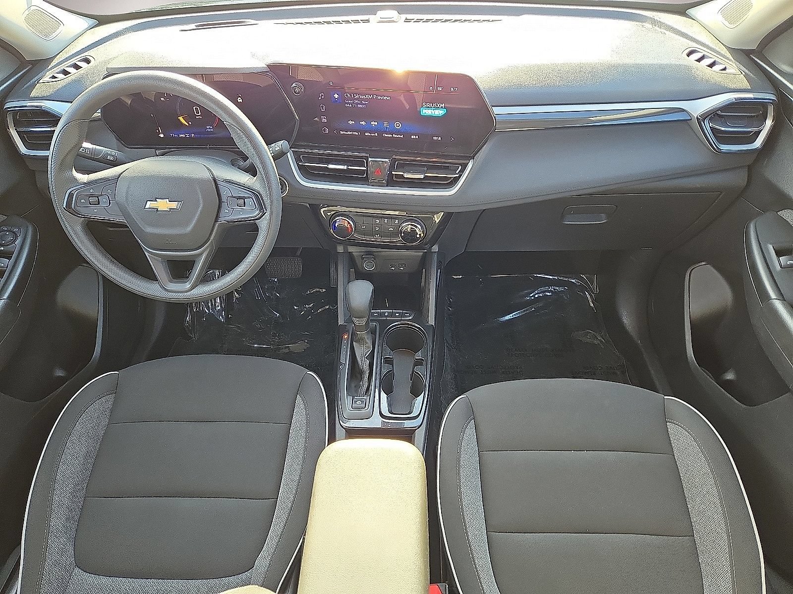Used 2025 Chevrolet TrailBlazer LT AWD/4WD image 16