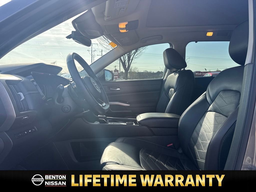 Certified 2024 Nissan Pathfinder Platinum w/ Cargo Package image 10