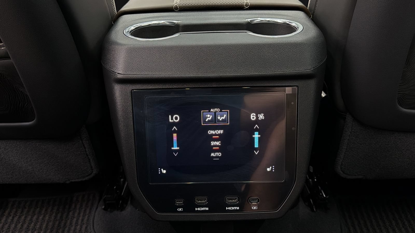 Used 2026 GMC Yukon XL Denali Ultimate AWD/4WD image 36
