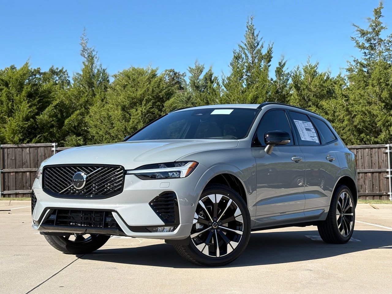 New 2026 Volvo XC60 B5 Plus w/ Protection Package Premier AWD/4WD image 2