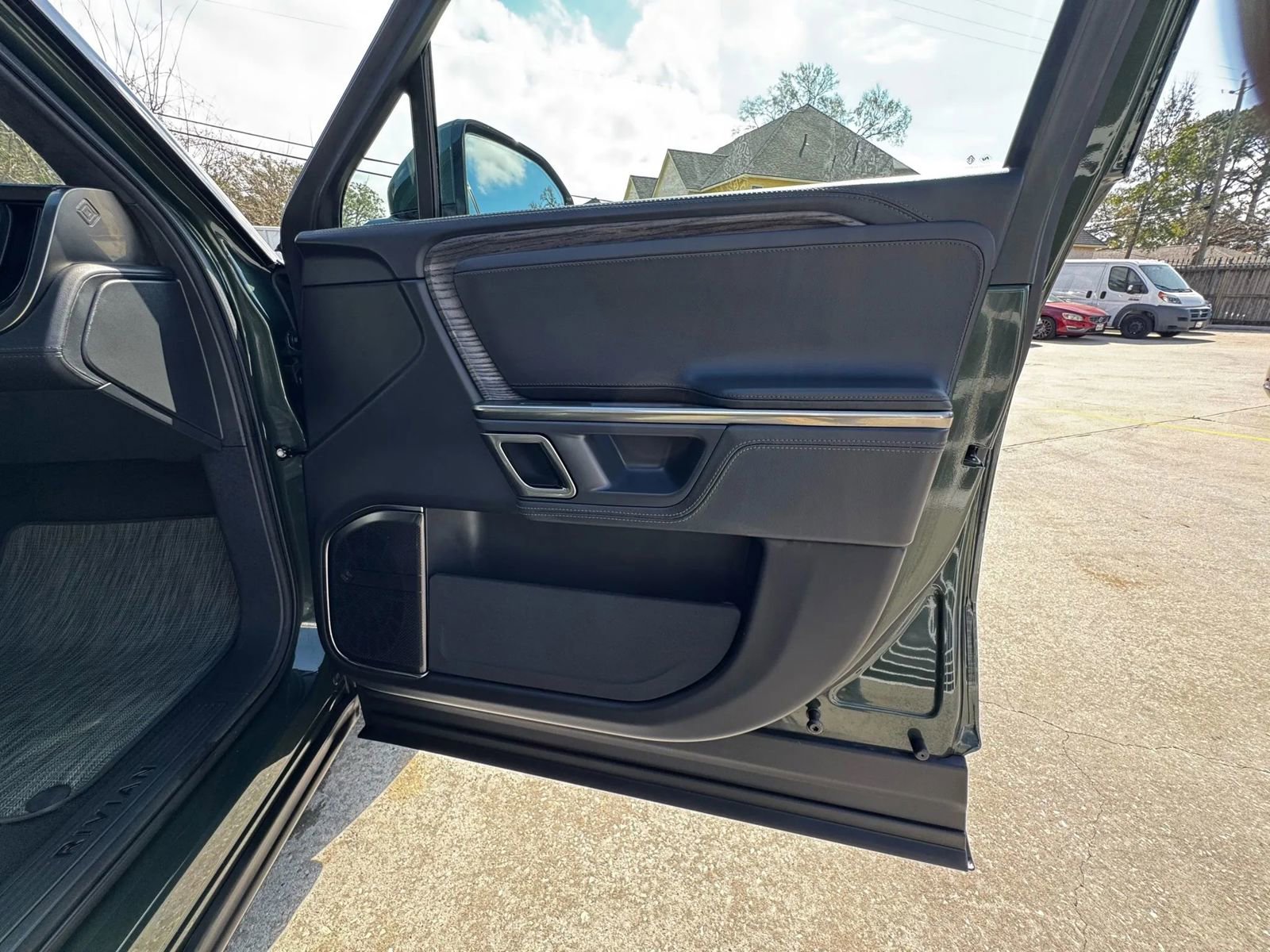 Used 2023 Rivian R1T Adventure image 30