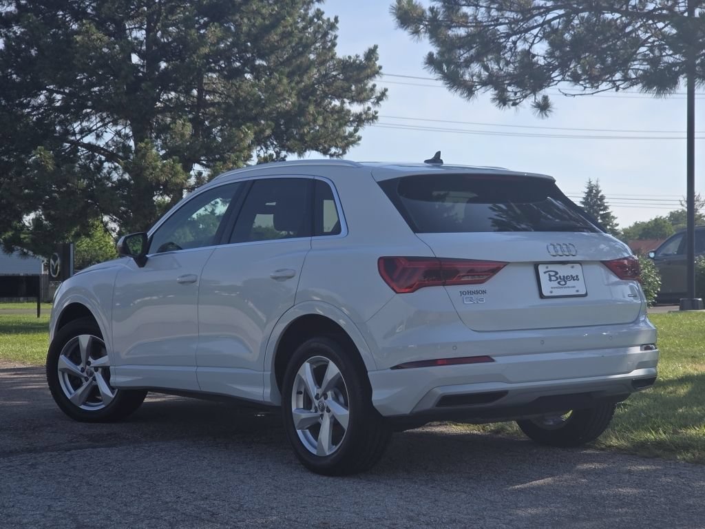 Used 2020 Audi Q3 2.0T Premium Plus w/ Premium Plus Package AWD/4WD image 2