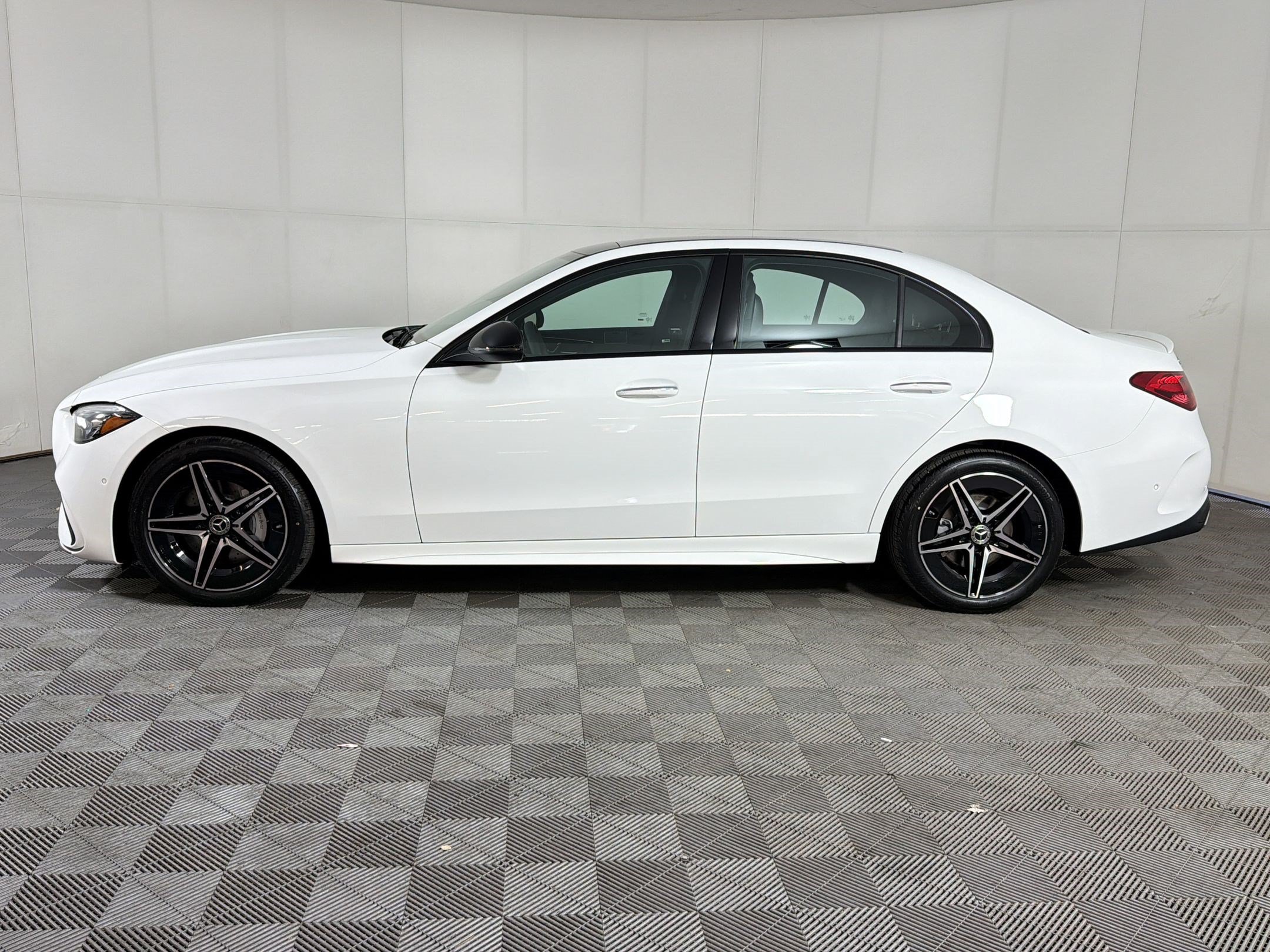 Used 2026 Mercedes-Benz C 300 4MATIC Sedan image 2