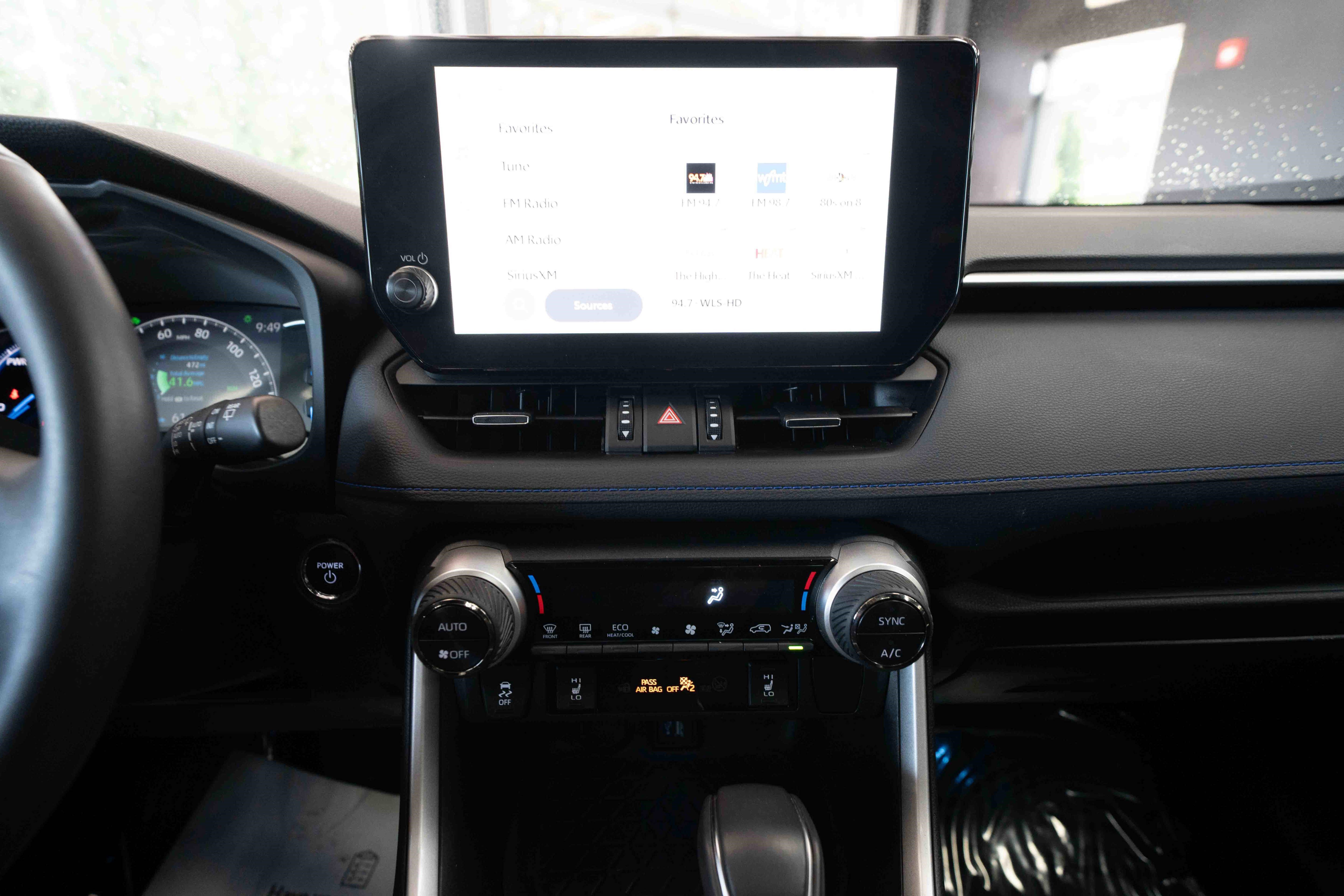 Certified 2023 Toyota RAV4 XSE w/ XSE Grade Weather Package AWD/4WD image 18