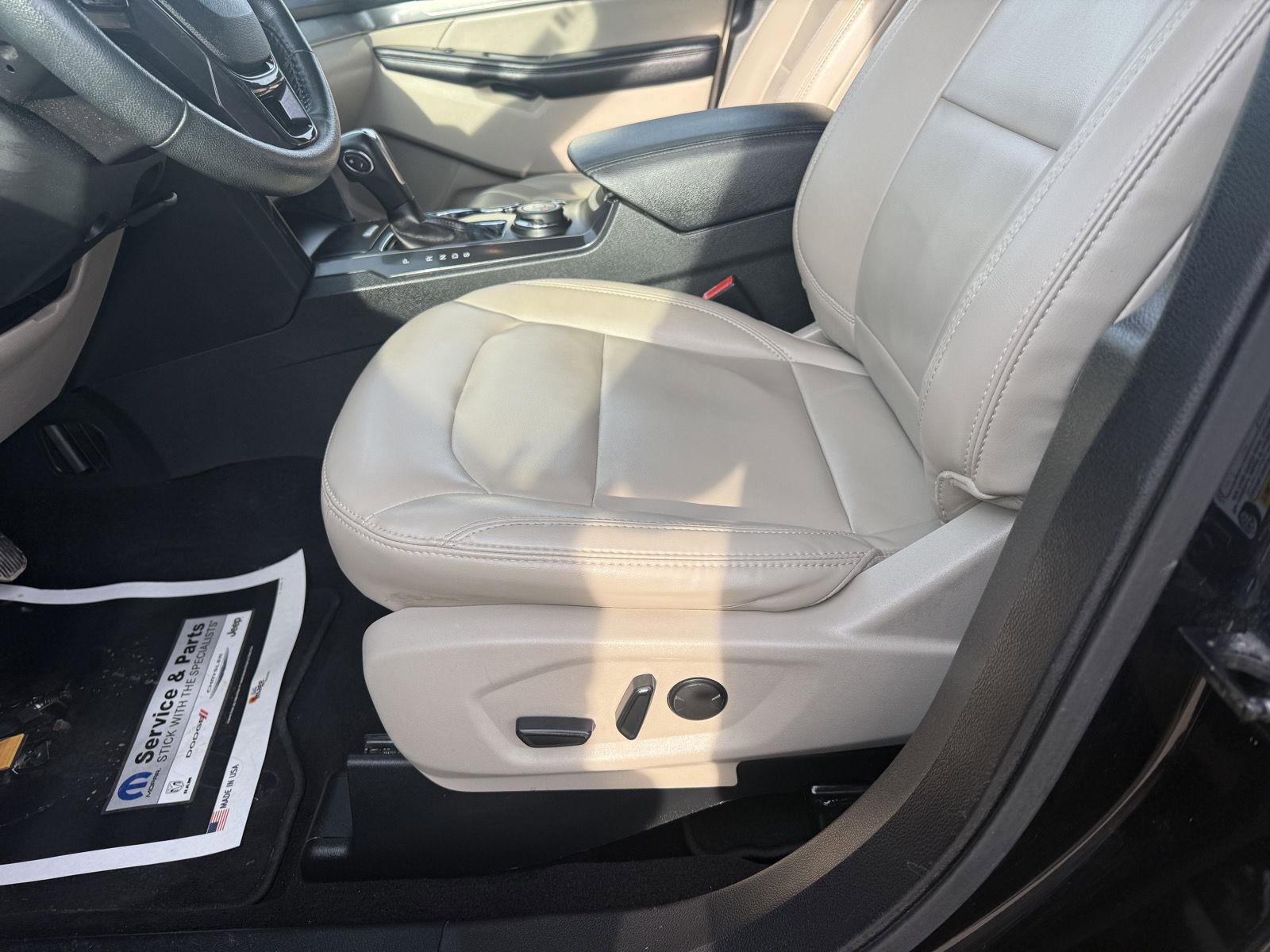 Used 2019 Ford Explorer XLT w/ Equipment Group 202A image 11