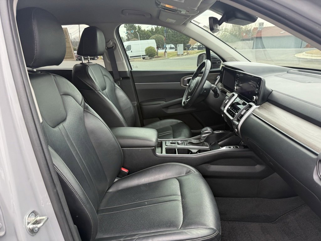 Used 2023 Kia Sorento EX image 30