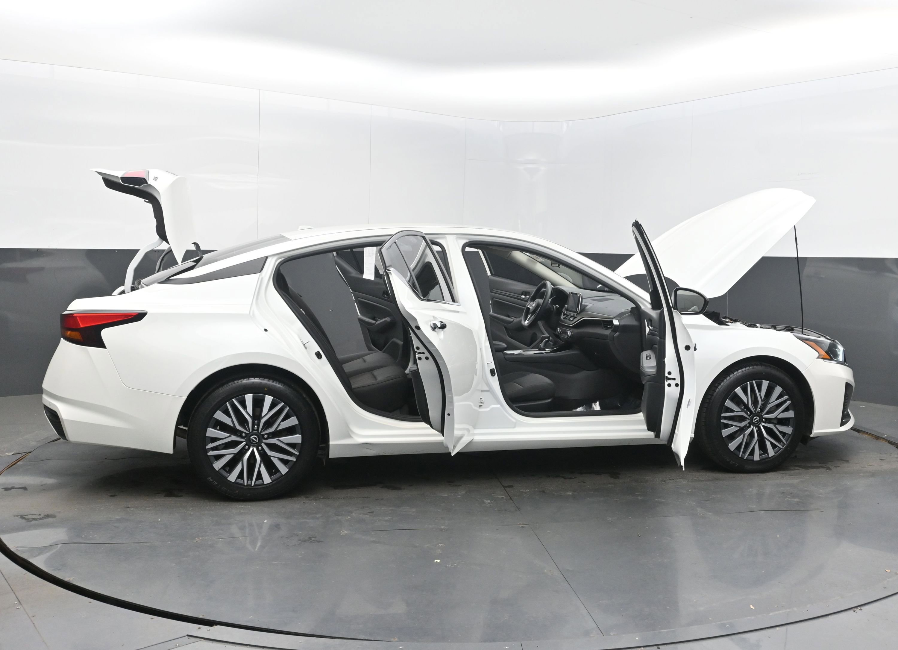 Used 2024 Nissan Altima 2.5 SV image 44