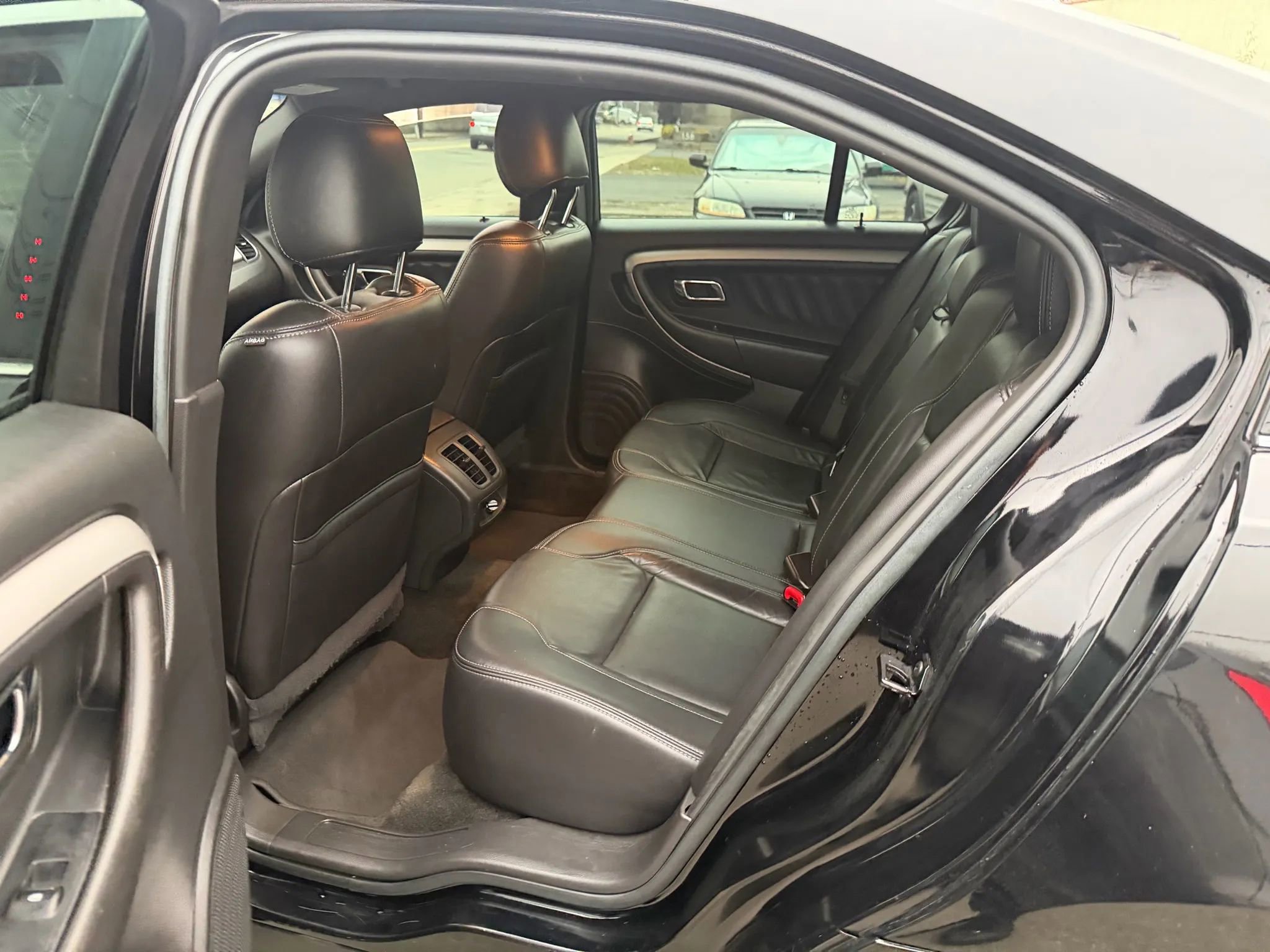 Used 2018 Ford Taurus SEL w/ Equipment Group 201A image 29
