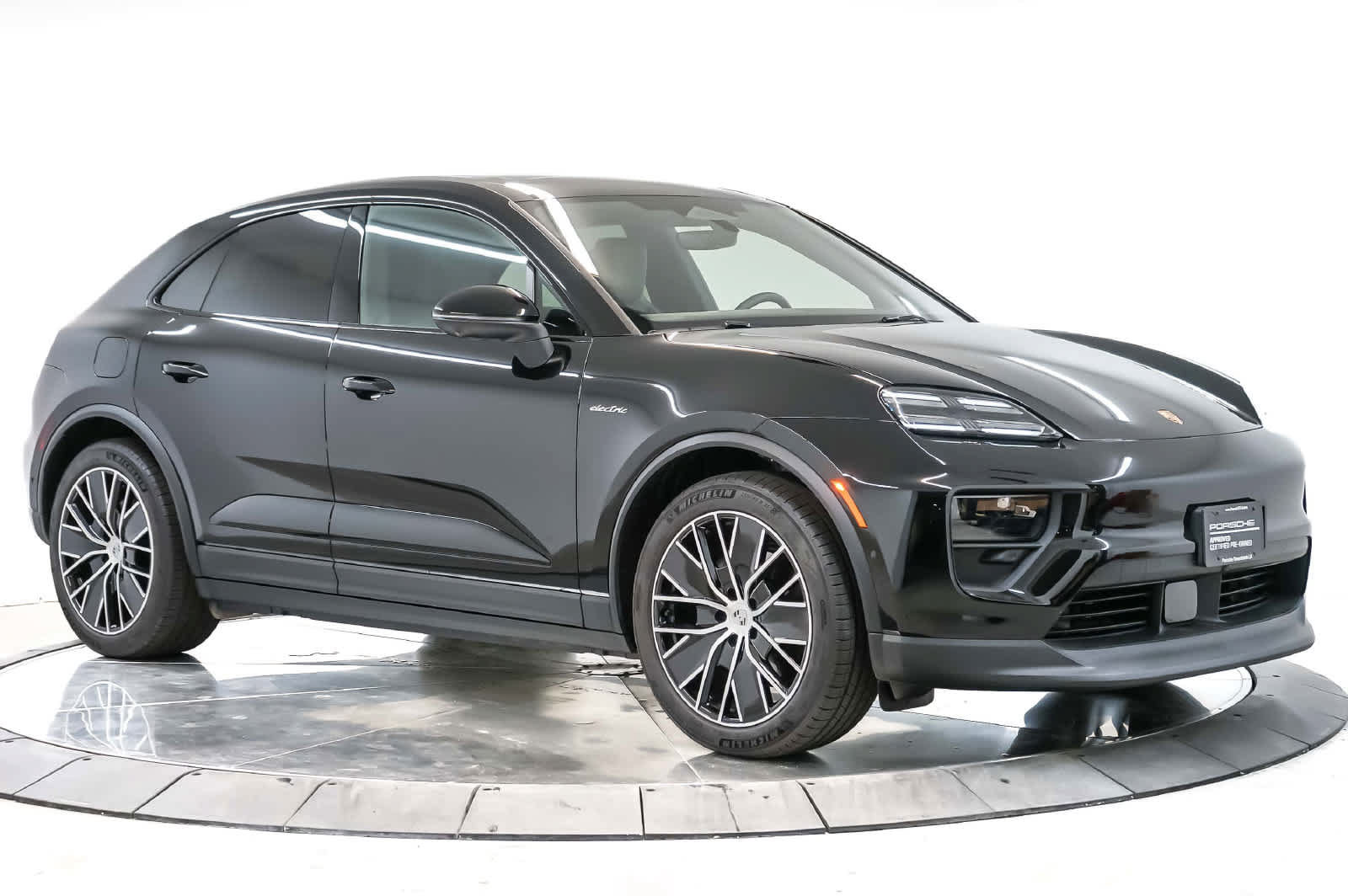 Certified 2026 Porsche Macan Electric RWD image 7